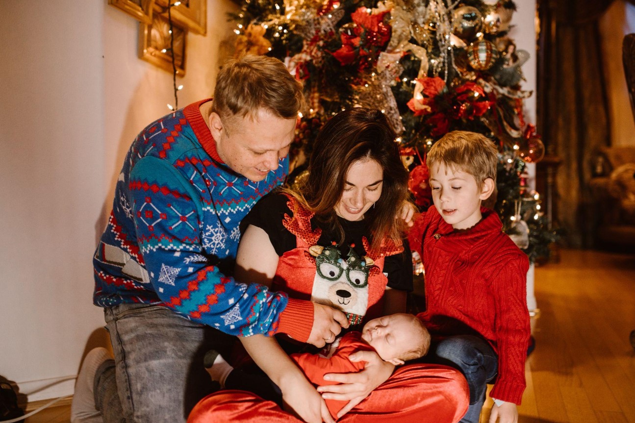 Creating Christmas Memories: Wreaths and Tree Skirts